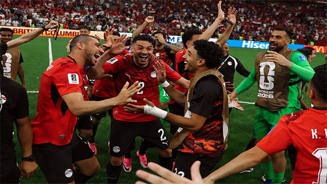 مصر تواجه إيران في مباراة حاسمة بعد الفوز على نيوزيلندا في كأس العالم
